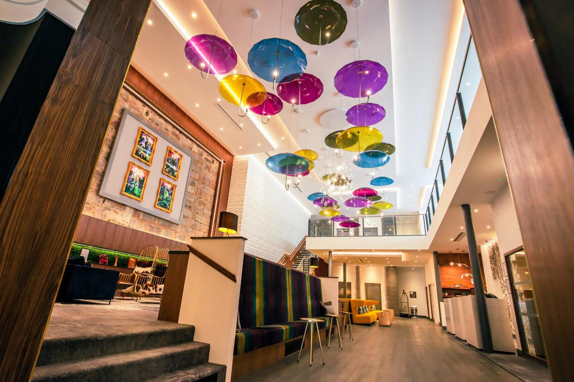 Hotel Sandman Signature & 4*